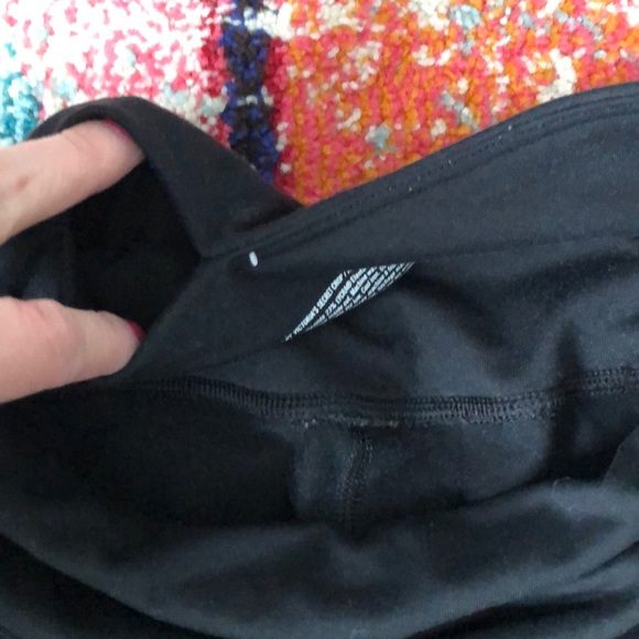 Victoria’s Secret sport KNOCKOUT crop leggings - Picture 3 of 3